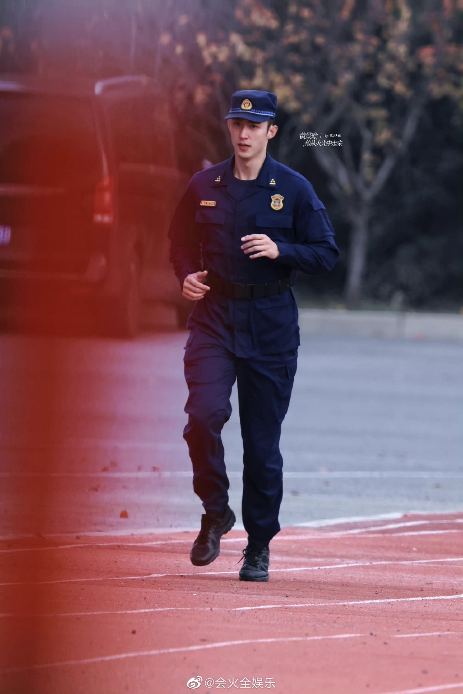友热议其独特风格与表现认为其在OG真人娇小小小泬BBBB网(图3)
